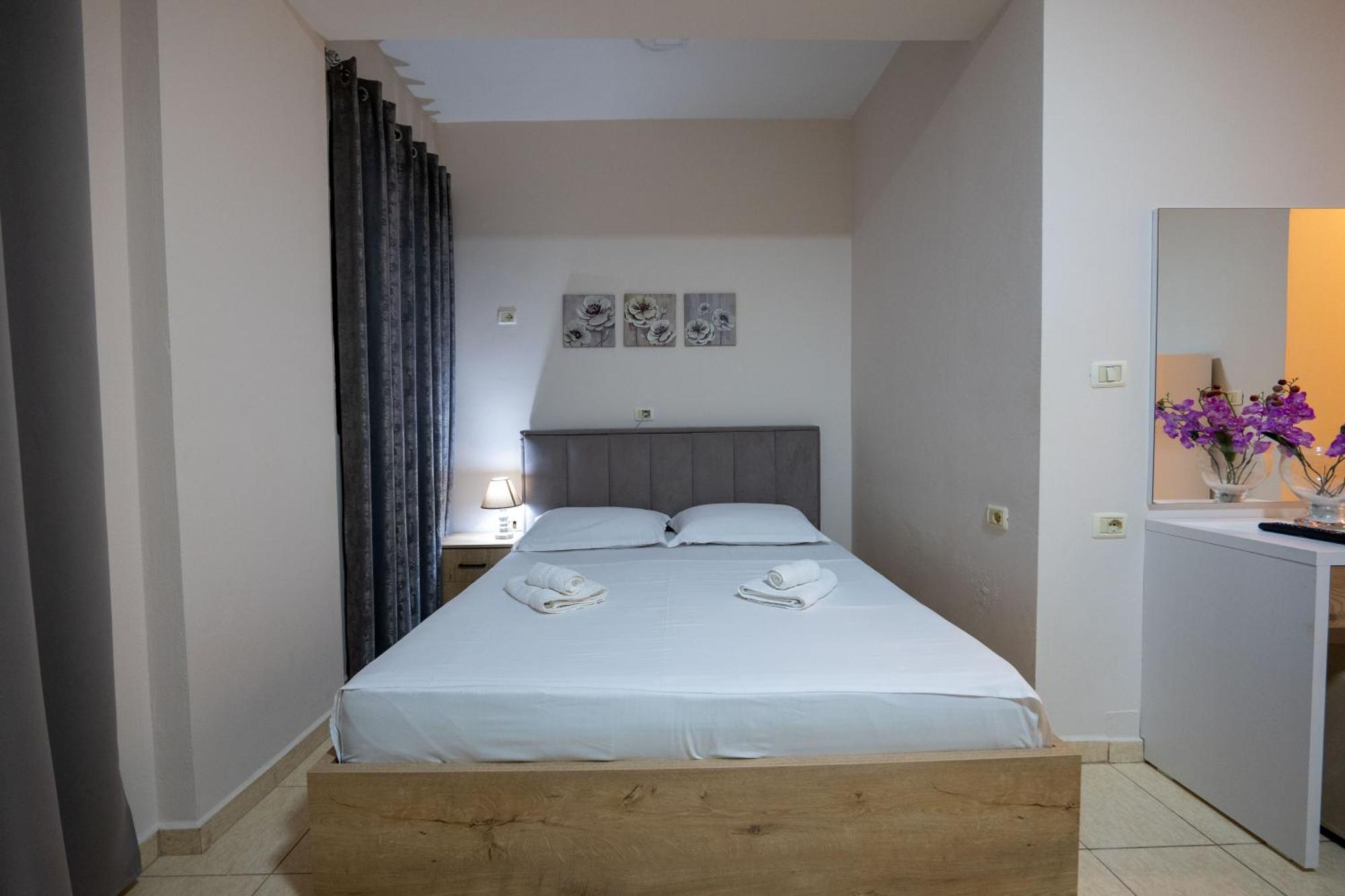 Twins Hotel Ksamil Bagian luar foto