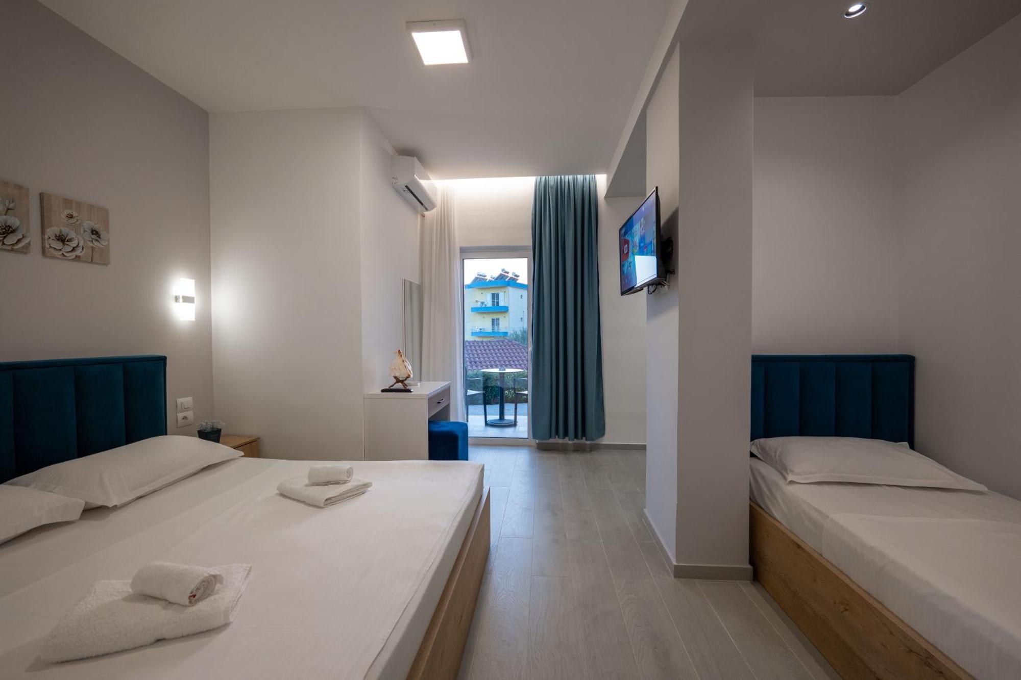 Twins Hotel Ksamil Bagian luar foto
